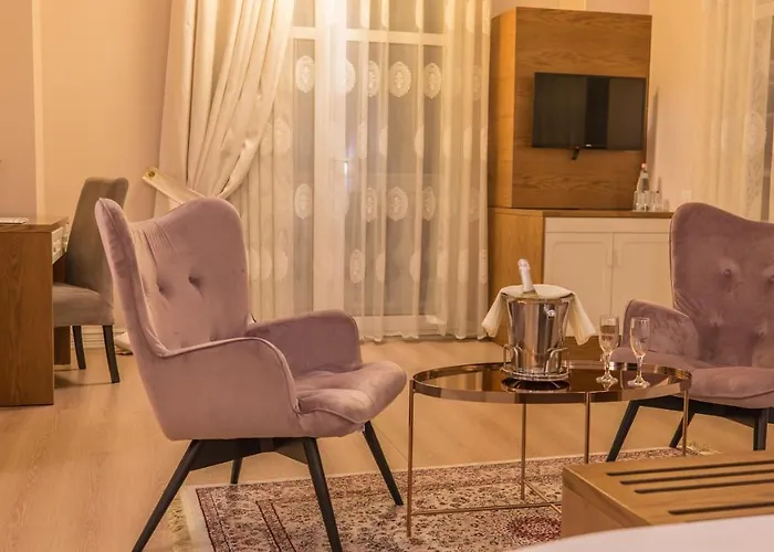 Royal Hill Hotel *
