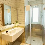 Royal Hill Hotel *