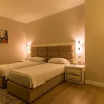 Royal Hill Hotel Vorë