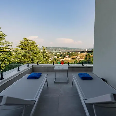 Royal Hill Hotel *
