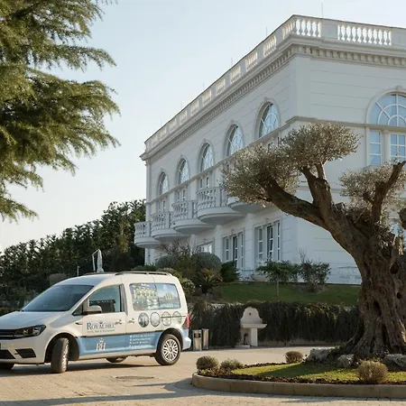 Hotel Royal Hill *