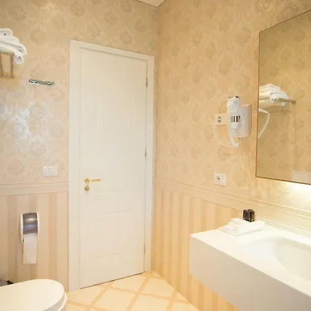 Royal Hill فندق *